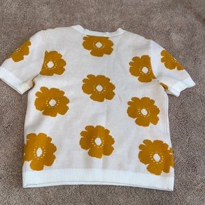 T-shirt sweater